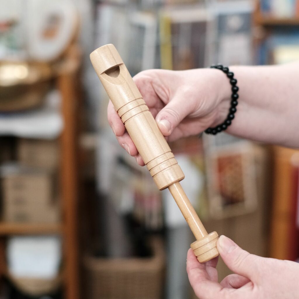 Keepdrum Kinderflöte Aus Holz - Lila Flöte Mit 6 Löchern Für Kleine Musiker